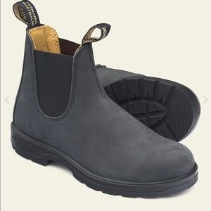 Blundstone Chelsea boots in black, AU size 5